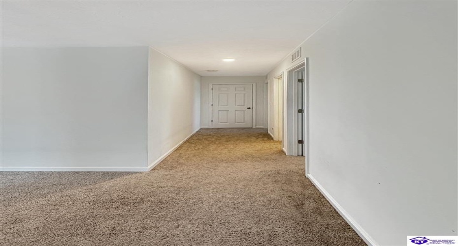 Johnson Ridge Rd, Louisville, Kentucky 40245, ,3 BathroomsBathrooms,For Sale,Johnson Ridge Rd,HK24004337