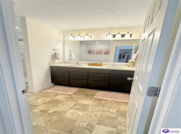 Johnson Ridge Rd, Louisville, Kentucky 40245, ,3 BathroomsBathrooms,For Sale,Johnson Ridge Rd,HK24004337