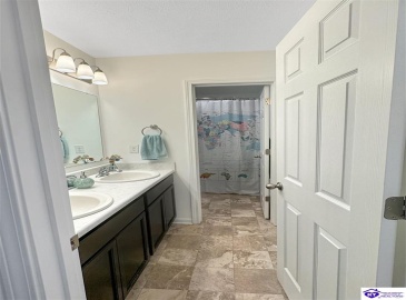 Johnson Ridge Rd, Louisville, Kentucky 40245, ,3 BathroomsBathrooms,For Sale,Johnson Ridge Rd,HK24004337