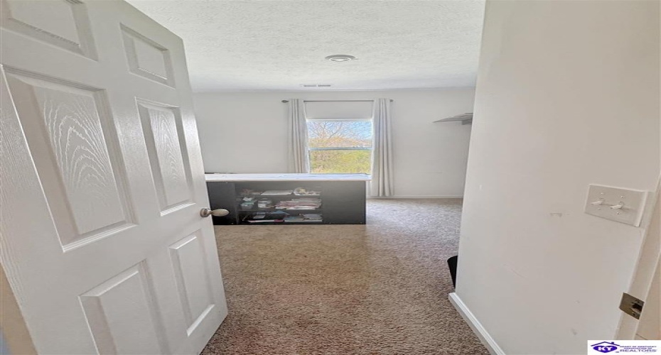 Johnson Ridge Rd, Louisville, Kentucky 40245, ,3 BathroomsBathrooms,For Sale,Johnson Ridge Rd,HK24004337