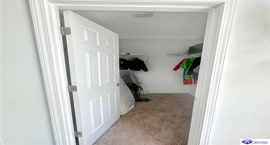 Johnson Ridge Rd, Louisville, Kentucky 40245, ,3 BathroomsBathrooms,For Sale,Johnson Ridge Rd,HK24004337