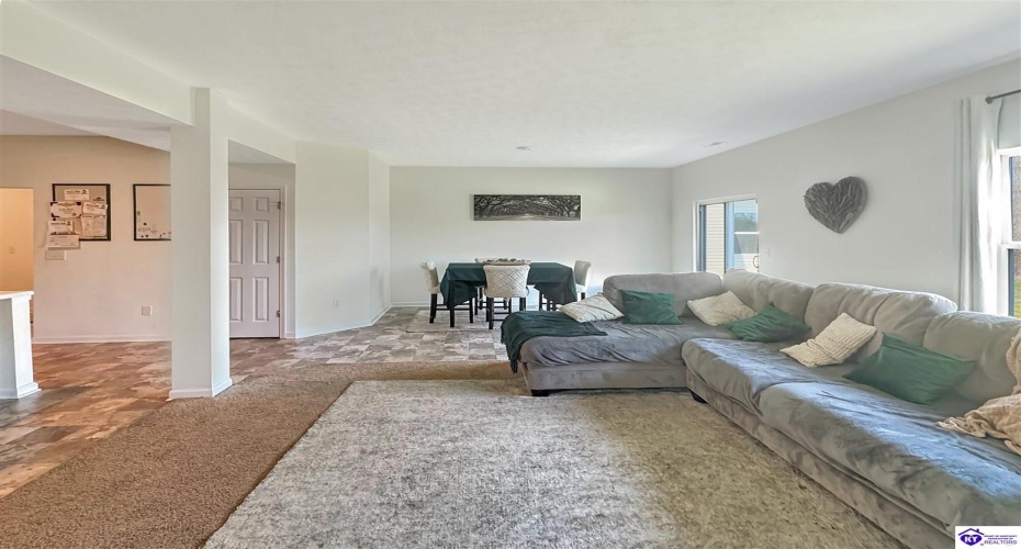 Johnson Ridge Rd, Louisville, Kentucky 40245, ,3 BathroomsBathrooms,For Sale,Johnson Ridge Rd,HK24004337