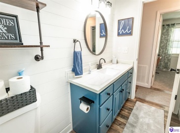 College Street, Hodgenville, Kentucky 42748, ,2 BathroomsBathrooms,For Sale,College Street,HK24003652