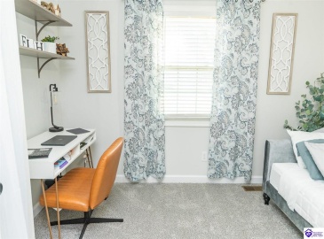 College Street, Hodgenville, Kentucky 42748, ,2 BathroomsBathrooms,For Sale,College Street,HK24003652