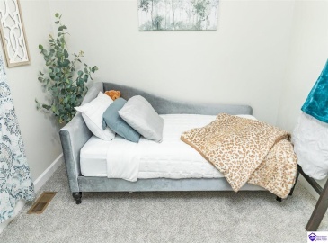 College Street, Hodgenville, Kentucky 42748, ,2 BathroomsBathrooms,For Sale,College Street,HK24003652