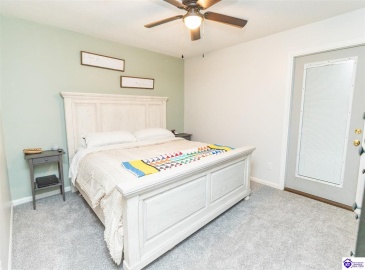 College Street, Hodgenville, Kentucky 42748, ,2 BathroomsBathrooms,For Sale,College Street,HK24003652