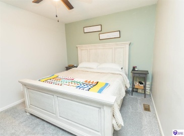 College Street, Hodgenville, Kentucky 42748, ,2 BathroomsBathrooms,For Sale,College Street,HK24003652