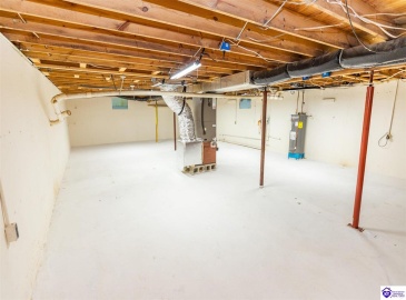 College Street, Hodgenville, Kentucky 42748, ,2 BathroomsBathrooms,For Sale,College Street,HK24003652