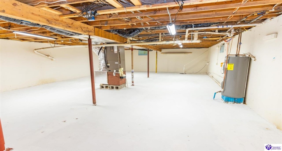 College Street, Hodgenville, Kentucky 42748, ,2 BathroomsBathrooms,For Sale,College Street,HK24003652