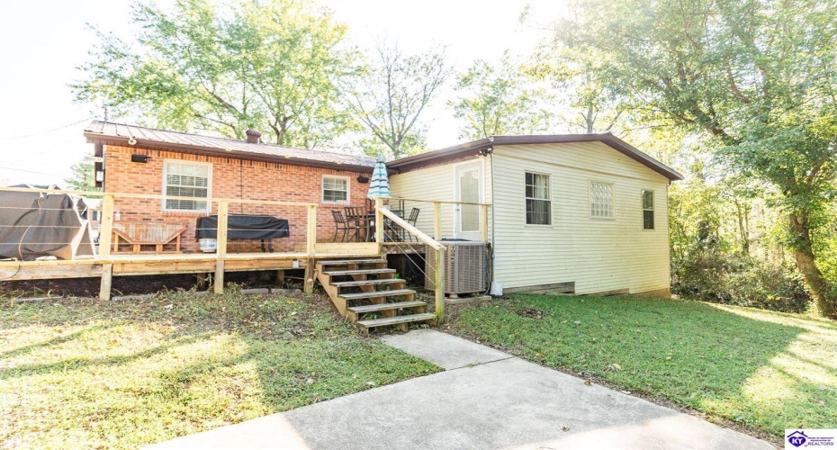 College Street, Hodgenville, Kentucky 42748, ,2 BathroomsBathrooms,For Sale,College Street,HK24003652