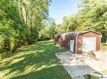 College Street, Hodgenville, Kentucky 42748, ,2 BathroomsBathrooms,For Sale,College Street,HK24003652