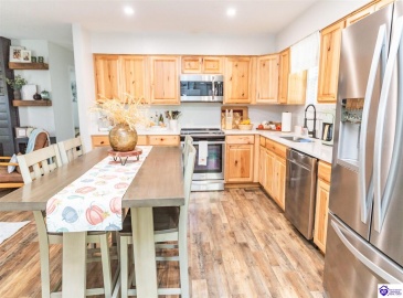 College Street, Hodgenville, Kentucky 42748, ,2 BathroomsBathrooms,For Sale,College Street,HK24003652