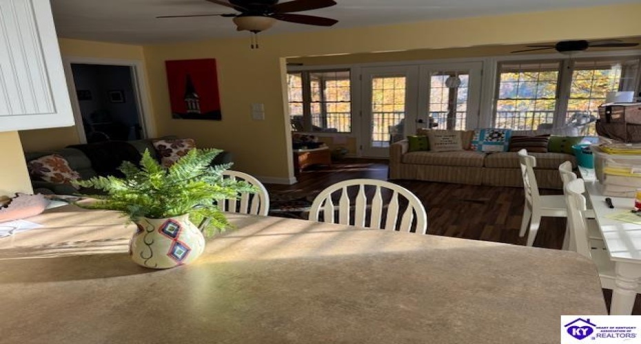 Spring Shores Lane, Falls Of Rough, Kentucky 40119, ,4 BathroomsBathrooms,For Sale,Spring Shores Lane,HK24004338