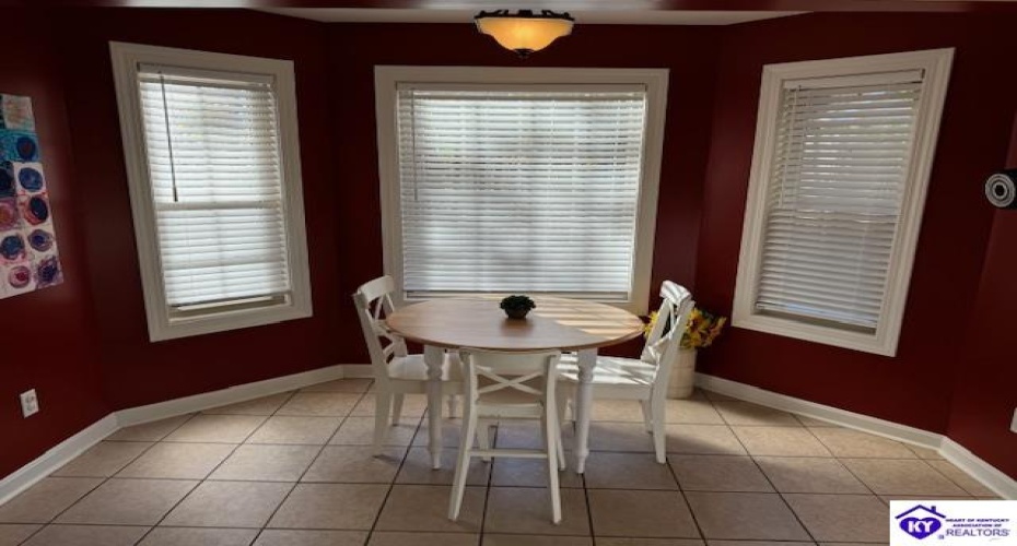 Spring Shores Lane, Falls Of Rough, Kentucky 40119, ,4 BathroomsBathrooms,For Sale,Spring Shores Lane,HK24004338