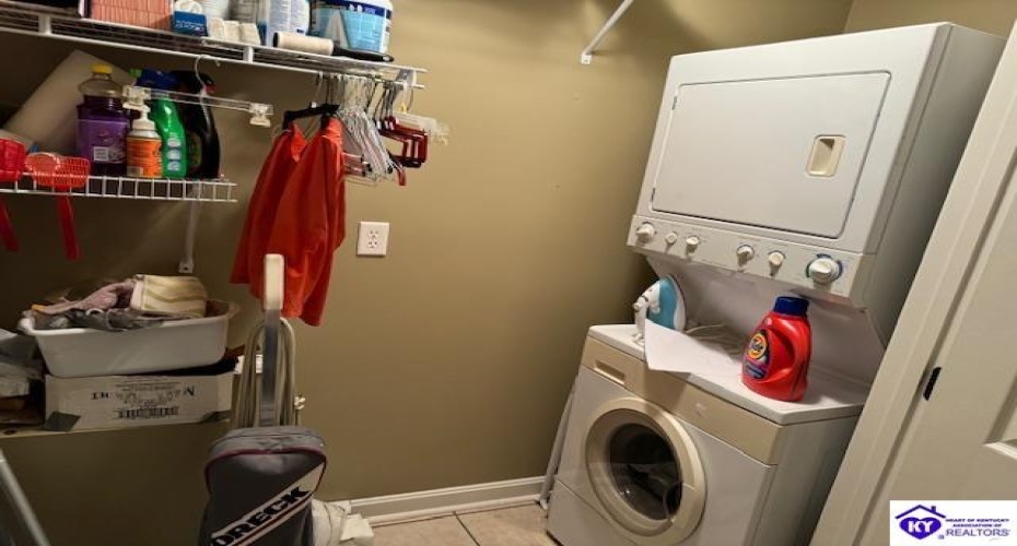 Spring Shores Lane, Falls Of Rough, Kentucky 40119, ,4 BathroomsBathrooms,For Sale,Spring Shores Lane,HK24004338