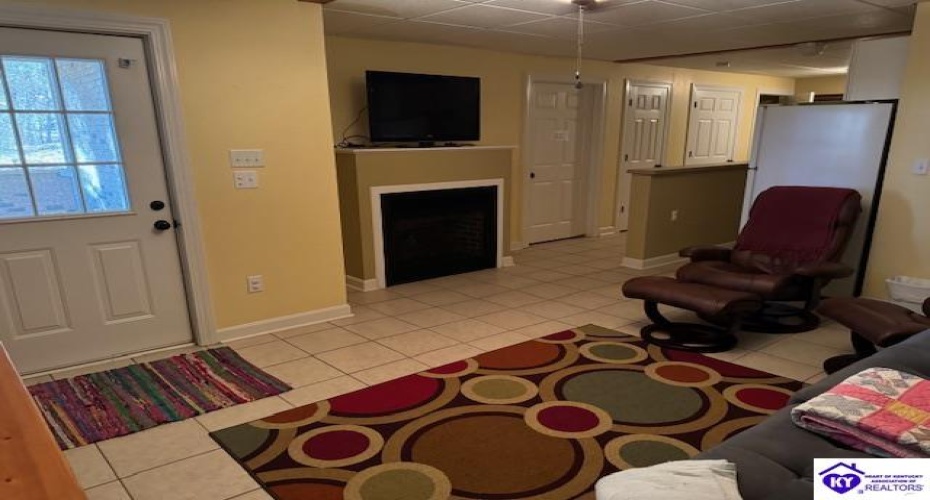 Spring Shores Lane, Falls Of Rough, Kentucky 40119, ,4 BathroomsBathrooms,For Sale,Spring Shores Lane,HK24004338