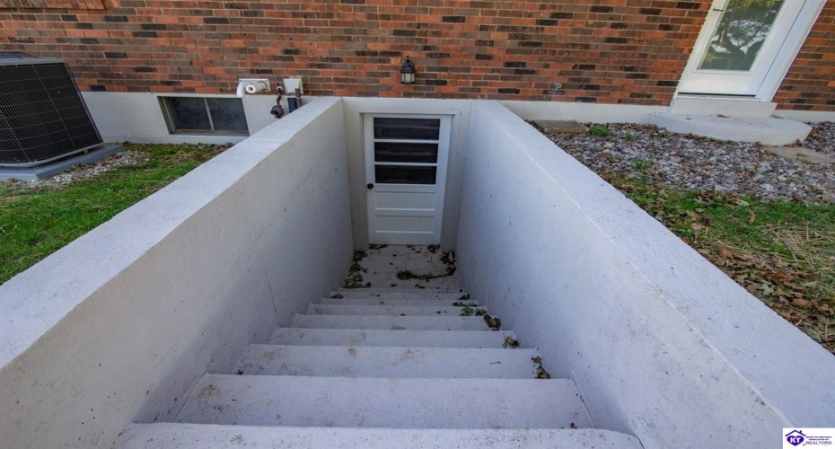 Guston Road, Guston, Kentucky 40142, ,3 BathroomsBathrooms,For Sale,Guston Road,HK24004341