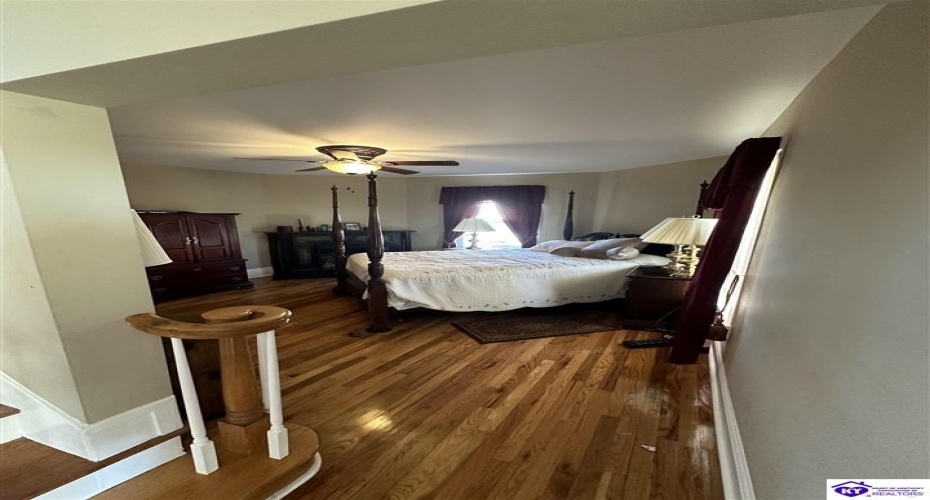 High Street, Hodgenville, Kentucky 42748, ,2 BathroomsBathrooms,For Sale,High Street,HK24004346