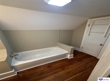 High Street, Hodgenville, Kentucky 42748, ,2 BathroomsBathrooms,For Sale,High Street,HK24004346