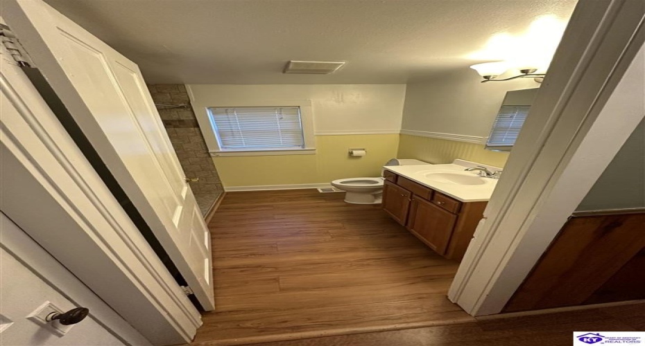 High Street, Hodgenville, Kentucky 42748, ,2 BathroomsBathrooms,For Sale,High Street,HK24004346