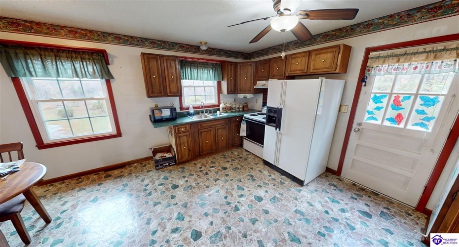 Wildwood Drive, Elizabethtown, Kentucky 42701, ,2 BathroomsBathrooms,For Sale,Wildwood Drive,HK24004347
