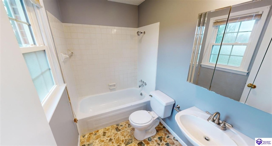 Wildwood Drive, Elizabethtown, Kentucky 42701, ,2 BathroomsBathrooms,For Sale,Wildwood Drive,HK24004347