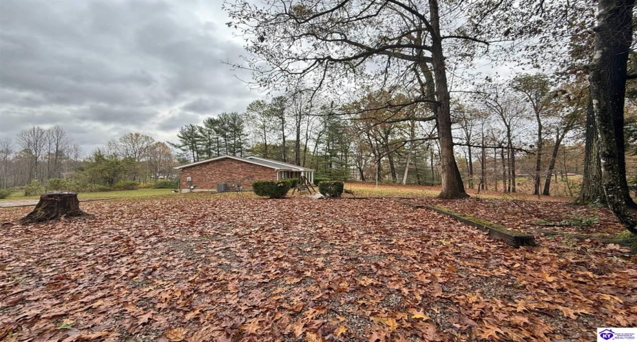 Wildwood Drive, Elizabethtown, Kentucky 42701, ,2 BathroomsBathrooms,For Sale,Wildwood Drive,HK24004347