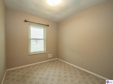 Madison Drive, Elizabethtown, Kentucky 42701, ,2 BathroomsBathrooms,For Sale,Madison Drive,HK24004350