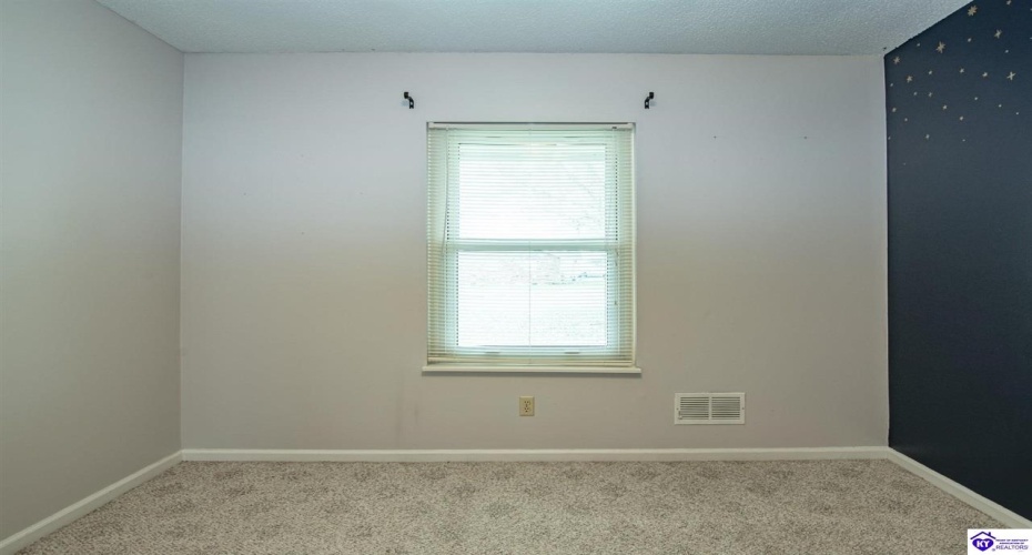 Madison Drive, Elizabethtown, Kentucky 42701, ,2 BathroomsBathrooms,For Sale,Madison Drive,HK24004350