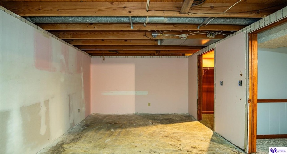 Madison Drive, Elizabethtown, Kentucky 42701, ,2 BathroomsBathrooms,For Sale,Madison Drive,HK24004350