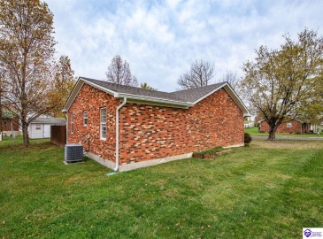 Madison Drive, Elizabethtown, Kentucky 42701, ,2 BathroomsBathrooms,For Sale,Madison Drive,HK24004350