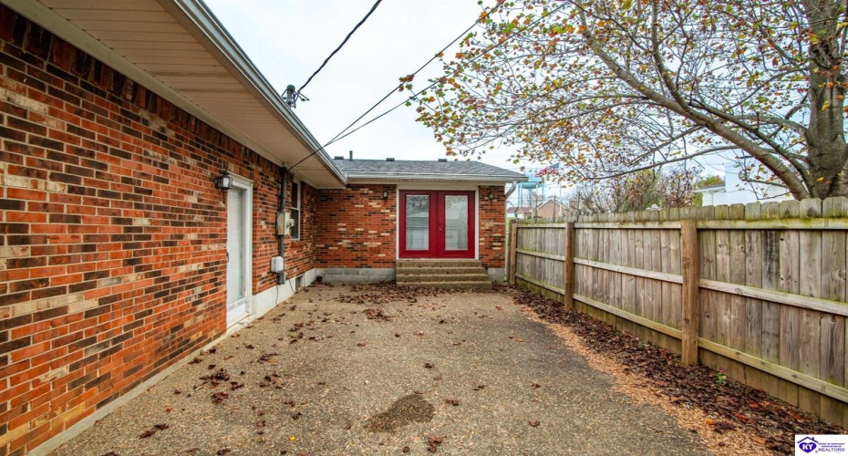 Madison Drive, Elizabethtown, Kentucky 42701, ,2 BathroomsBathrooms,For Sale,Madison Drive,HK24004350