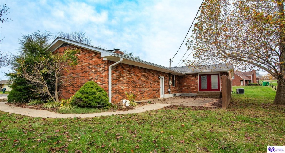 Madison Drive, Elizabethtown, Kentucky 42701, ,2 BathroomsBathrooms,For Sale,Madison Drive,HK24004350