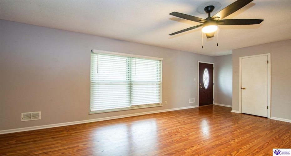 Madison Drive, Elizabethtown, Kentucky 42701, ,2 BathroomsBathrooms,For Sale,Madison Drive,HK24004350