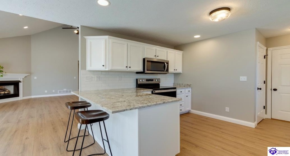 Oak Street, Elizabethtown, Kentucky 42701, ,3 BathroomsBathrooms,For Sale,Oak Street,HK24004351