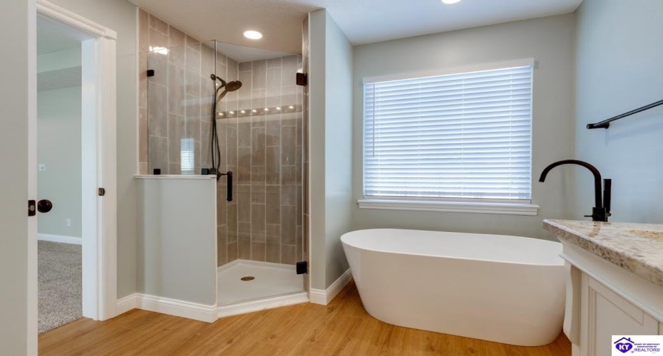 Oak Street, Elizabethtown, Kentucky 42701, ,3 BathroomsBathrooms,For Sale,Oak Street,HK24004351