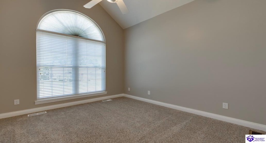 Oak Street, Elizabethtown, Kentucky 42701, ,3 BathroomsBathrooms,For Sale,Oak Street,HK24004351