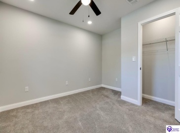 Oak Street, Elizabethtown, Kentucky 42701, ,3 BathroomsBathrooms,For Sale,Oak Street,HK24004351