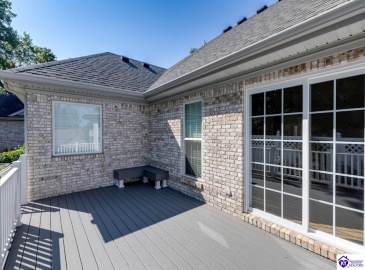 Oak Street, Elizabethtown, Kentucky 42701, ,3 BathroomsBathrooms,For Sale,Oak Street,HK24004351