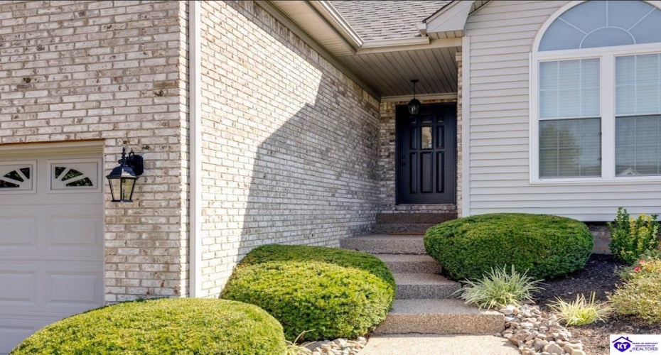 Oak Street, Elizabethtown, Kentucky 42701, ,3 BathroomsBathrooms,For Sale,Oak Street,HK24004351