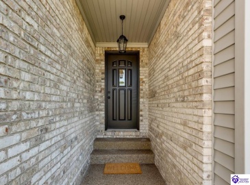 Oak Street, Elizabethtown, Kentucky 42701, ,3 BathroomsBathrooms,For Sale,Oak Street,HK24004351