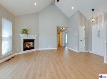 Oak Street, Elizabethtown, Kentucky 42701, ,3 BathroomsBathrooms,For Sale,Oak Street,HK24004351