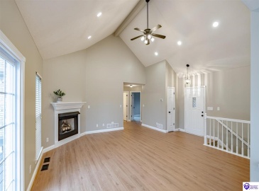 Oak Street, Elizabethtown, Kentucky 42701, ,3 BathroomsBathrooms,For Sale,Oak Street,HK24004351