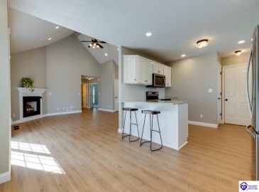 Oak Street, Elizabethtown, Kentucky 42701, ,3 BathroomsBathrooms,For Sale,Oak Street,HK24004351