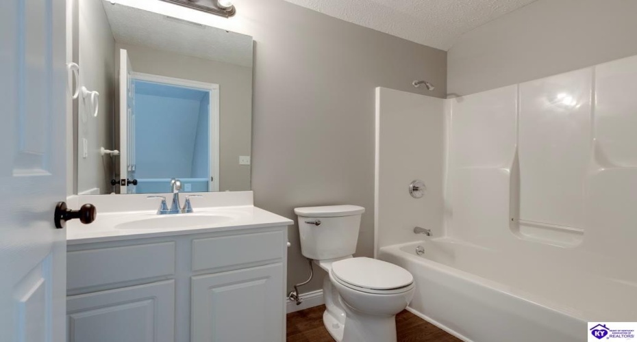 Oak Street, Elizabethtown, Kentucky 42701, ,4 BathroomsBathrooms,For Sale,Oak Street,HK24004352