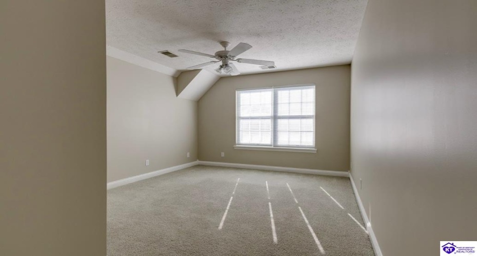 Oak Street, Elizabethtown, Kentucky 42701, ,4 BathroomsBathrooms,For Sale,Oak Street,HK24004352