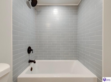 Oak Street, Elizabethtown, Kentucky 42701, ,4 BathroomsBathrooms,For Sale,Oak Street,HK24004352