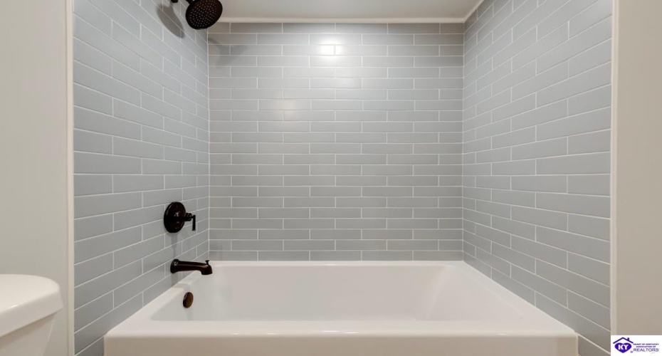 Oak Street, Elizabethtown, Kentucky 42701, ,4 BathroomsBathrooms,For Sale,Oak Street,HK24004352