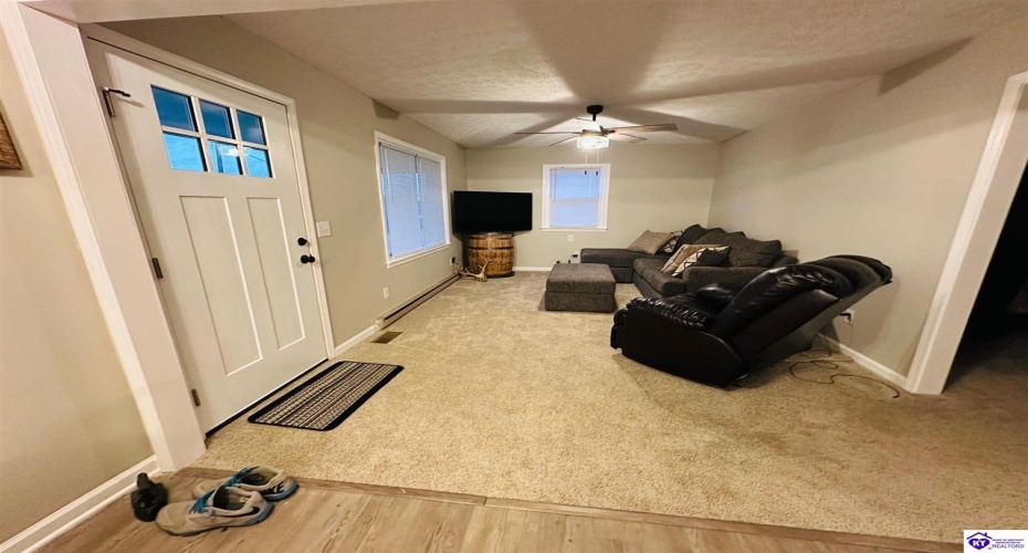 Cox Cemetery Rd, Campbellsville, Kentucky 42718, ,2 BathroomsBathrooms,For Sale,Cox Cemetery Rd,HK24004357