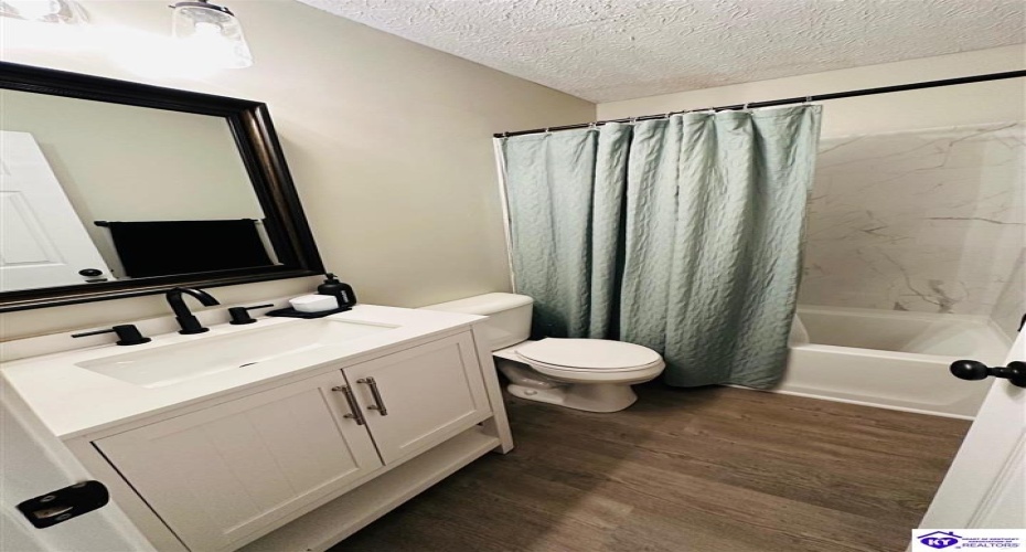 Cox Cemetery Rd, Campbellsville, Kentucky 42718, ,2 BathroomsBathrooms,For Sale,Cox Cemetery Rd,HK24004357